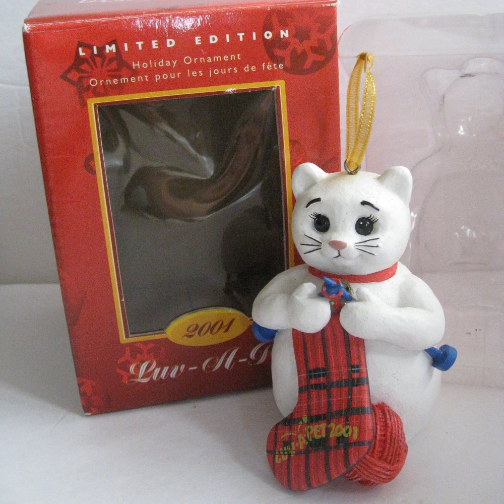 Petsmart 2001 Luv-A-Pet Resin Cat Snow Kitty Christmas Ornament Numbered Ltd Ed